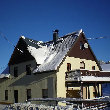 Διαμέρισμα Cozy Base With Garden, Cleaning Included