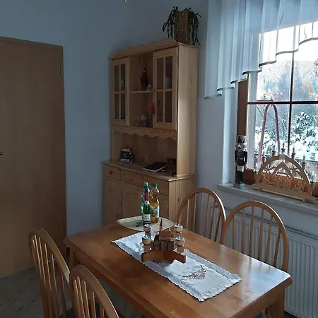 Διαμέρισμα Cozy Base With Garden, Cleaning Included